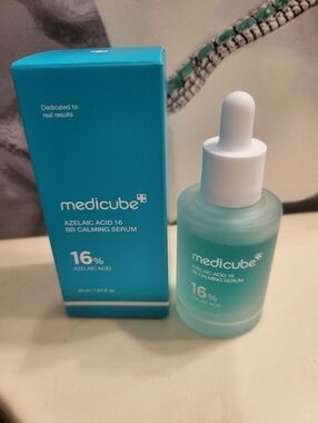 Medicube Azelaic Acid 16 BB Calming Serum ~ 16% Azelaic Acid ~ 30mL / 1.01 Fl Oz